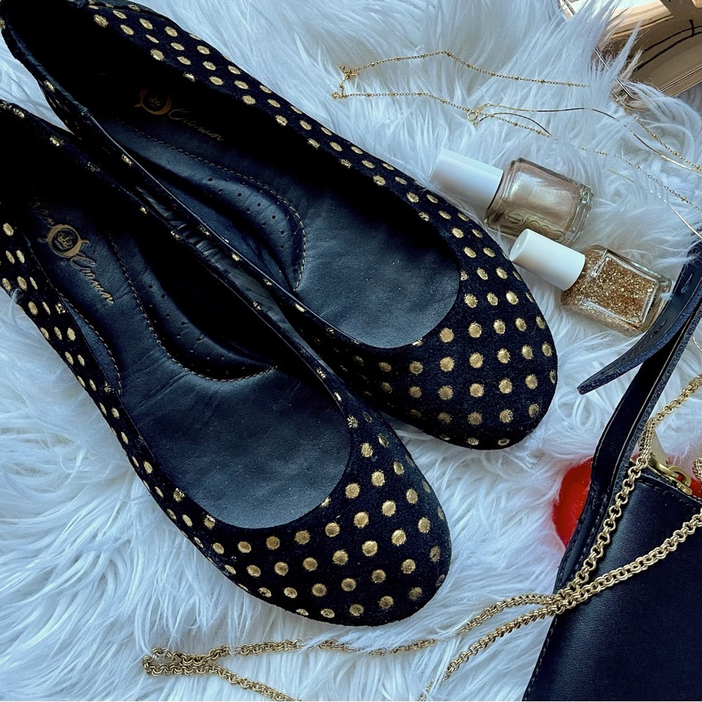 {Born} Gold & Black Ballet Flats